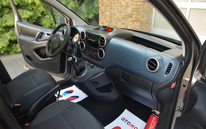 Peugeot Partner cena 25999 przebieg: 179206, rok produkcji 2011 z Darłowo małe 781